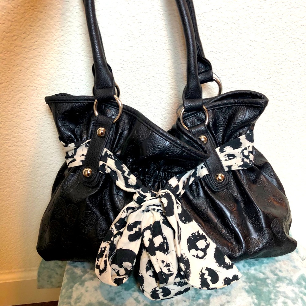 Adorable skull themed handbag